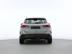 MERCEDES-BENZ GLA 200 7G-DCT