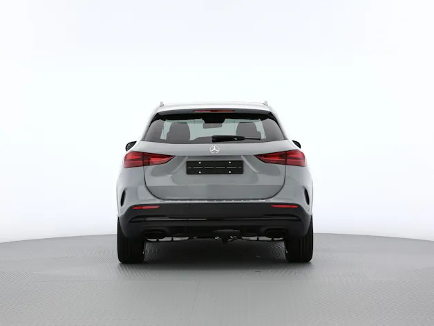 MERCEDES-BENZ GLA 200 7G-DCT