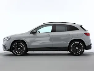 MERCEDES-BENZ GLA 200 7G-DCT
