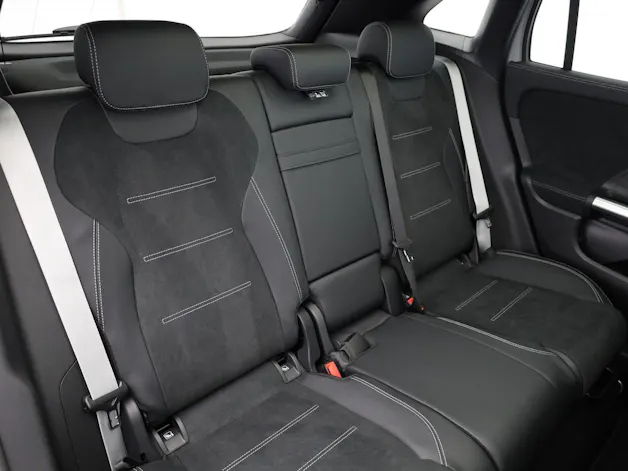 MERCEDES-BENZ GLA 200 7G-DCT