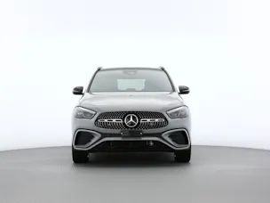 MERCEDES-BENZ GLA 200 7G-DCT