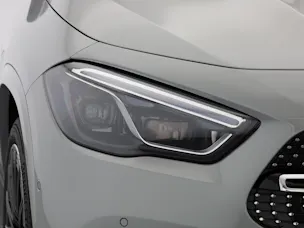 MERCEDES-BENZ GLA 200 7G-DCT