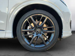 AUDI Q4 e-tron SUV quattro performance Swiss Ski
