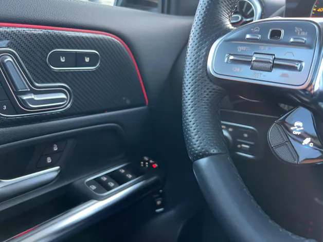 MERCEDES-BENZ GLA 35 AMG 4Matic 8G-Speedshift DCT