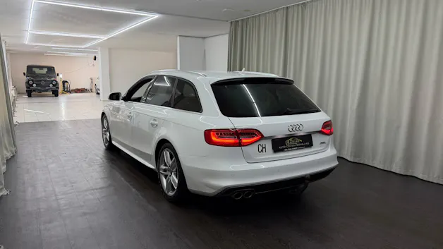 AUDI A4 Avant 2.0 TDI quattro S-tronic