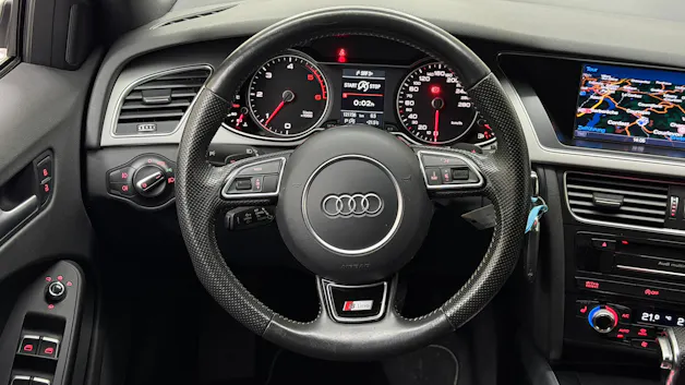 AUDI A4 Avant 2.0 TDI quattro S-tronic