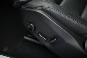 VOLVO XC60 T8 eAWD PluginHybrid Ultimate Dark Geartronic Black Edition Ultra