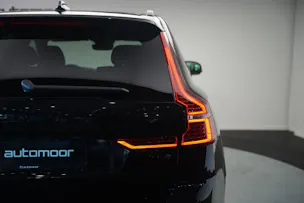 VOLVO XC60 T8 eAWD PluginHybrid Ultimate Dark Geartronic Black Edition Ultra
