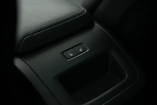 VOLVO XC60 T8 eAWD PluginHybrid Ultimate Dark Geartronic Black Edition Ultra