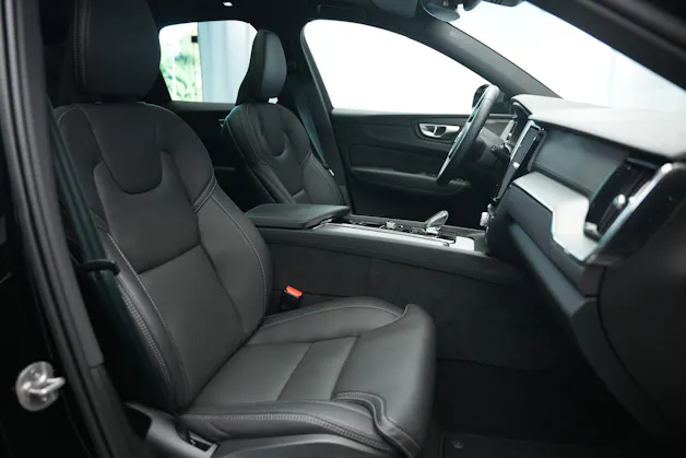 VOLVO XC60 T8 eAWD PluginHybrid Ultimate Dark Geartronic Black Edition Ultra