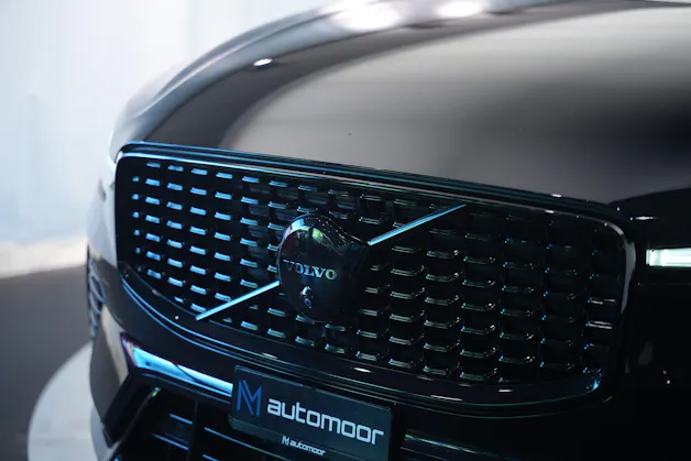 VOLVO XC60 T8 eAWD PluginHybrid Ultimate Dark Geartronic Black Edition Ultra