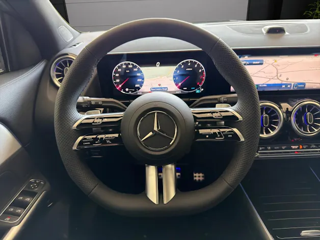 MERCEDES-BENZ GLA 250 4Matic 8G-DCT Swiss Star