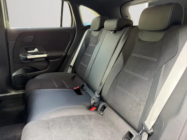 MERCEDES-BENZ GLA 250 4Matic 8G-DCT Swiss Star
