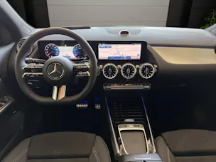 MERCEDES-BENZ GLA 250 4Matic 8G-DCT Swiss Star