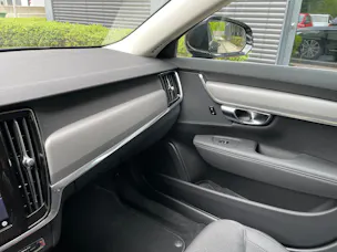 VOLVO V90 T6 eAWD Plug in Hybrid Core Geartronic mit AHK