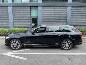 VOLVO V90 T6 eAWD Plug in Hybrid Core Geartronic mit AHK