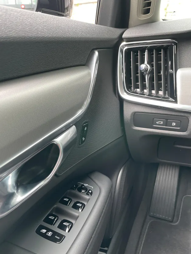 VOLVO V90 T6 eAWD Plug in Hybrid Core Geartronic mit AHK