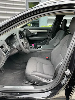 VOLVO V90 T6 eAWD Plug in Hybrid Core Geartronic mit AHK