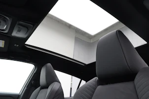 Fahrzeugbild TOYOTA C-HR+ Premium AWD