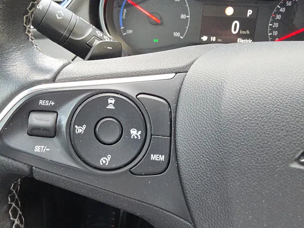 OPEL Grandland X 1.6 T PHEV Ultimate