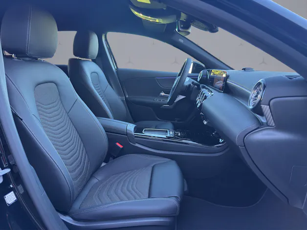 MERCEDES-BENZ A-Klasse W177 A 200 Night Star