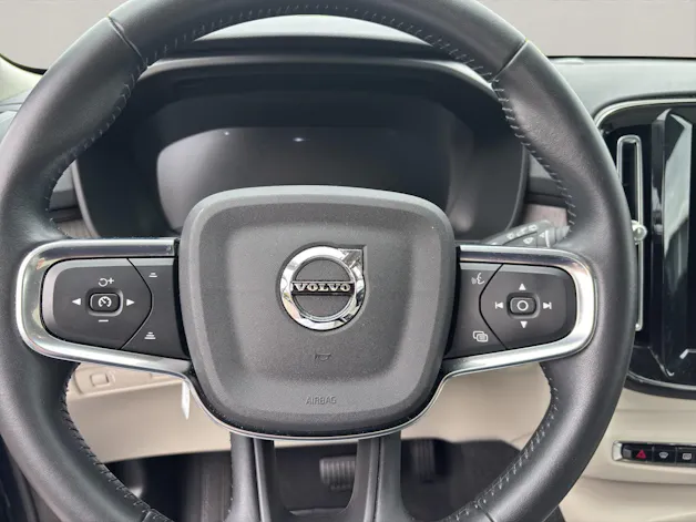 VOLVO XC40 2.0 B4 MH Inscription