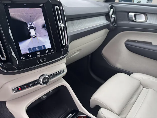 VOLVO XC40 2.0 B4 MH Inscription