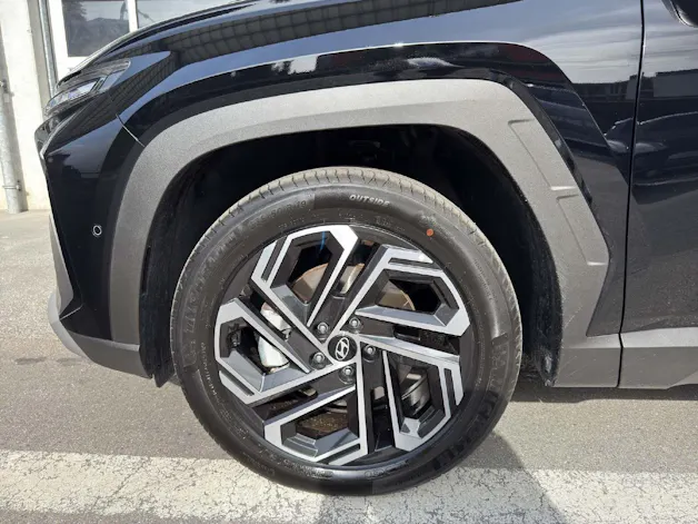 HYUNDAI Tucson 1.6 T-GDi HEV Vertex Swiss Edition 4WD