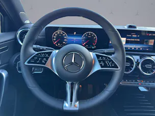 MERCEDES-BENZ A-Klasse W177 A 250 Progressive 4m