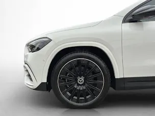 MERCEDES-BENZ GLA 220 d AMG Line 4Matic Swiss Star