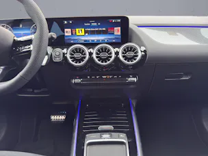 MERCEDES-BENZ GLA 250 Swiss Star AMG Line 4matic