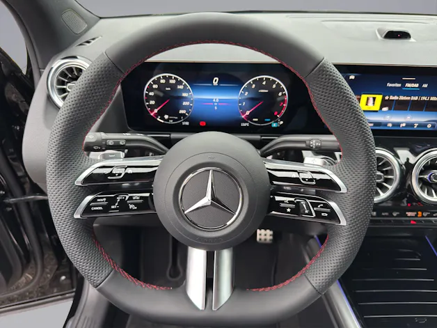 MERCEDES-BENZ GLA 250 Swiss Star AMG Line 4matic