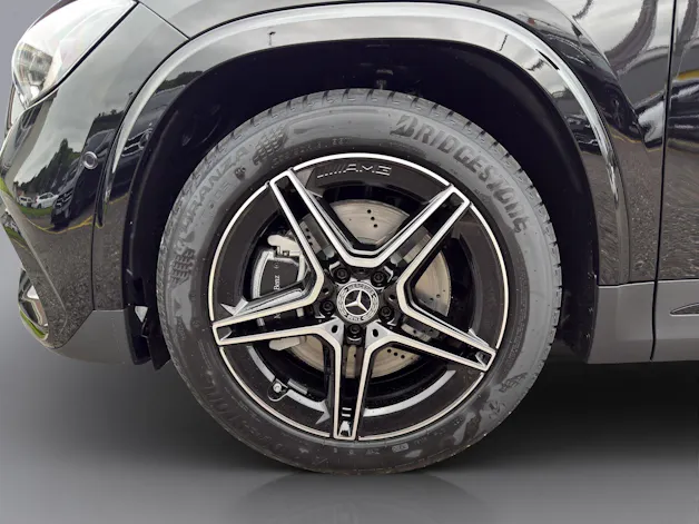 MERCEDES-BENZ GLA 250 Swiss Star AMG Line 4matic