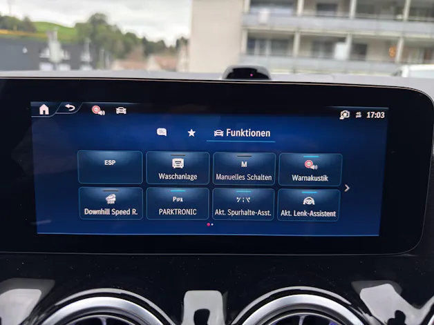 MERCEDES-BENZ GLA 250 Swiss Star AMG Line 4matic