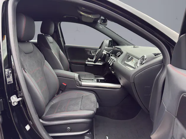 MERCEDES-BENZ GLA 250 Swiss Star AMG Line 4matic