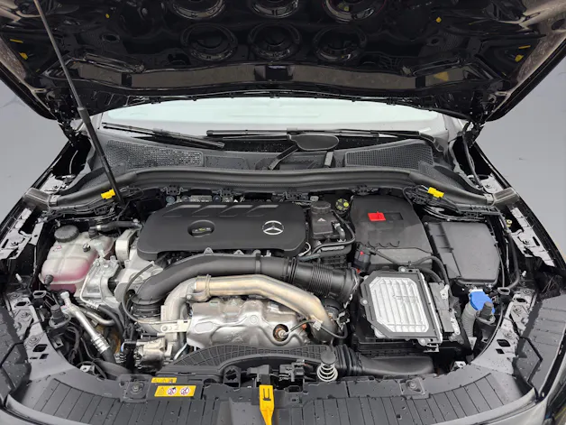 MERCEDES-BENZ GLA 250 Swiss Star AMG Line 4matic