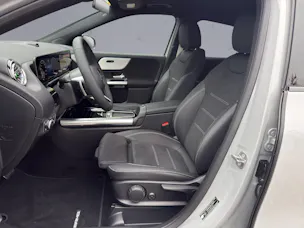 MERCEDES-BENZ GLA 200 Night Star AMG Line