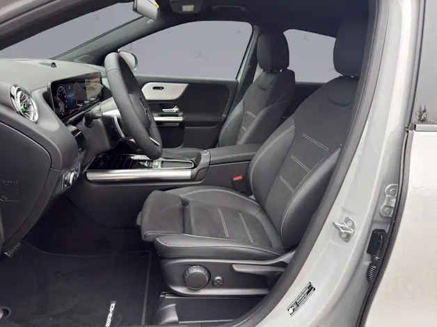 MERCEDES-BENZ GLA 200 Night Star AMG Line