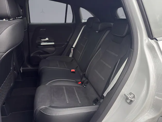 MERCEDES-BENZ GLA 200 Night Star AMG Line