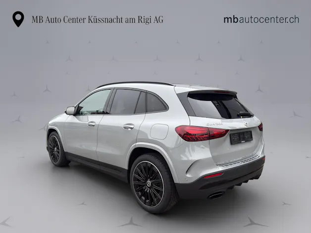 MERCEDES-BENZ GLA 200 Night Star AMG Line