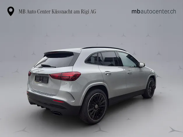 MERCEDES-BENZ GLA 200 Night Star AMG Line