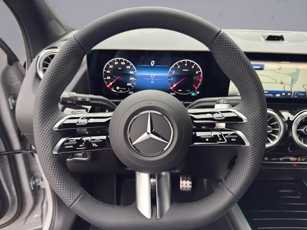 MERCEDES-BENZ GLA 200 Night Star AMG Line