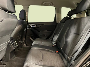 https://vehicle.imgix.net/4528478/383bd55d-30e3-4e47-8355-33a986f52fff.jpg