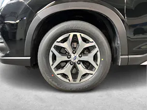 Subaru Forester Station 2.0i e-Boxer Swiss Plus