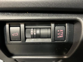 https://vehicle.imgix.net/4528489/543d384c-4c5d-4e58-a72a-cf2e66c0c1cd.jpg