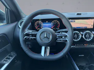 MERCEDES-BENZ GLA-Klasse H247 GLA 200 Night Star AMG Line