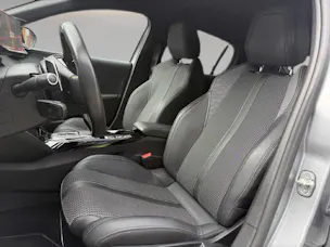 PEUGEOT 208 Essence 130ch Automatique GT