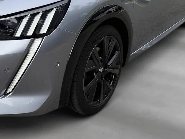 PEUGEOT 208 Essence 130ch Automatique GT