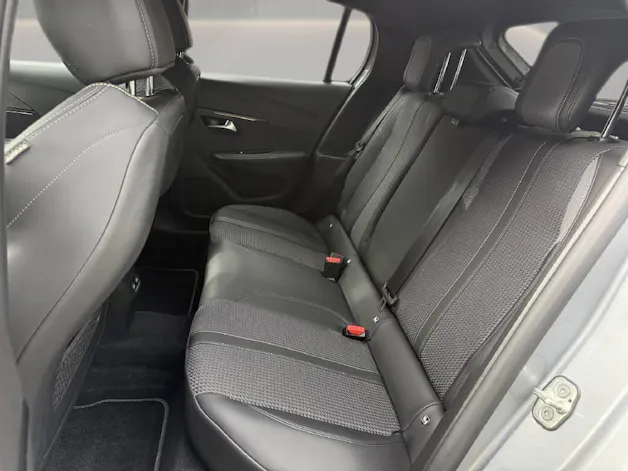 PEUGEOT 208 Essence 130ch Automatique GT