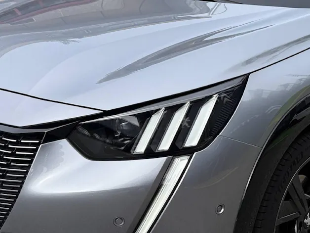 PEUGEOT 208 Essence 130ch Automatique GT